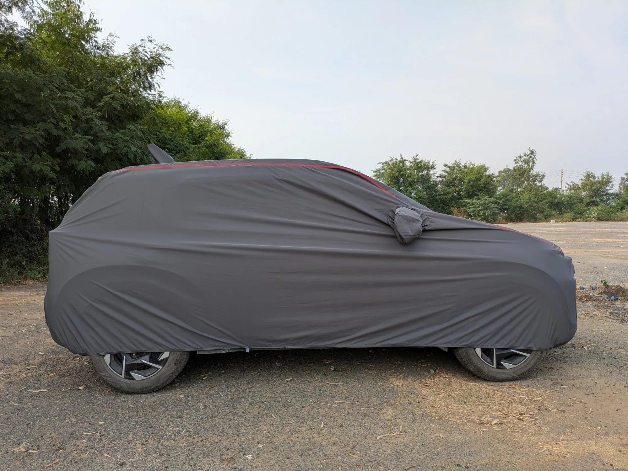 Hyundai All Weather waterproof car cover – side view with mirror pocket | Bull Rider